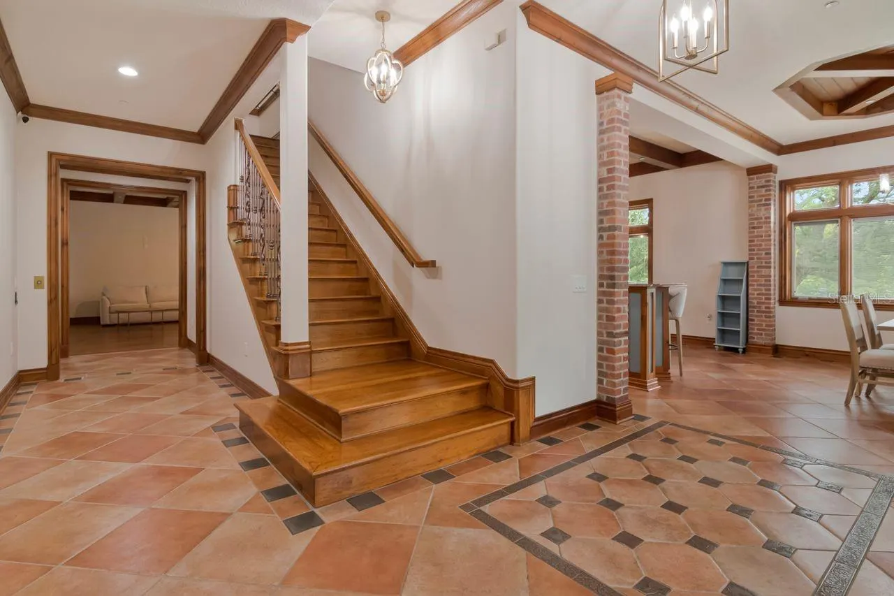 109 OLD OAK LN