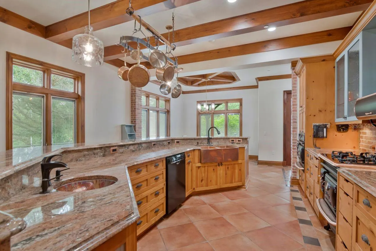 109 OLD OAK LN