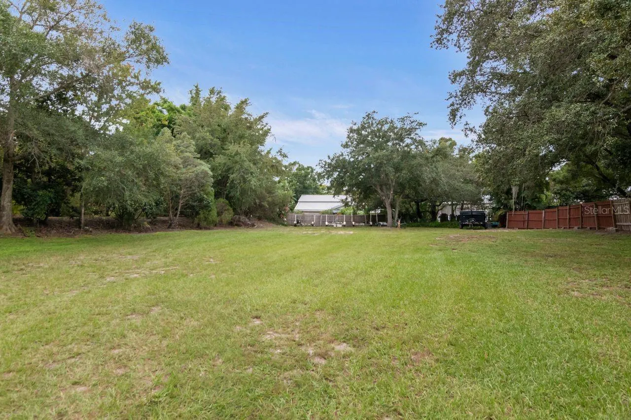 109 OLD OAK LN