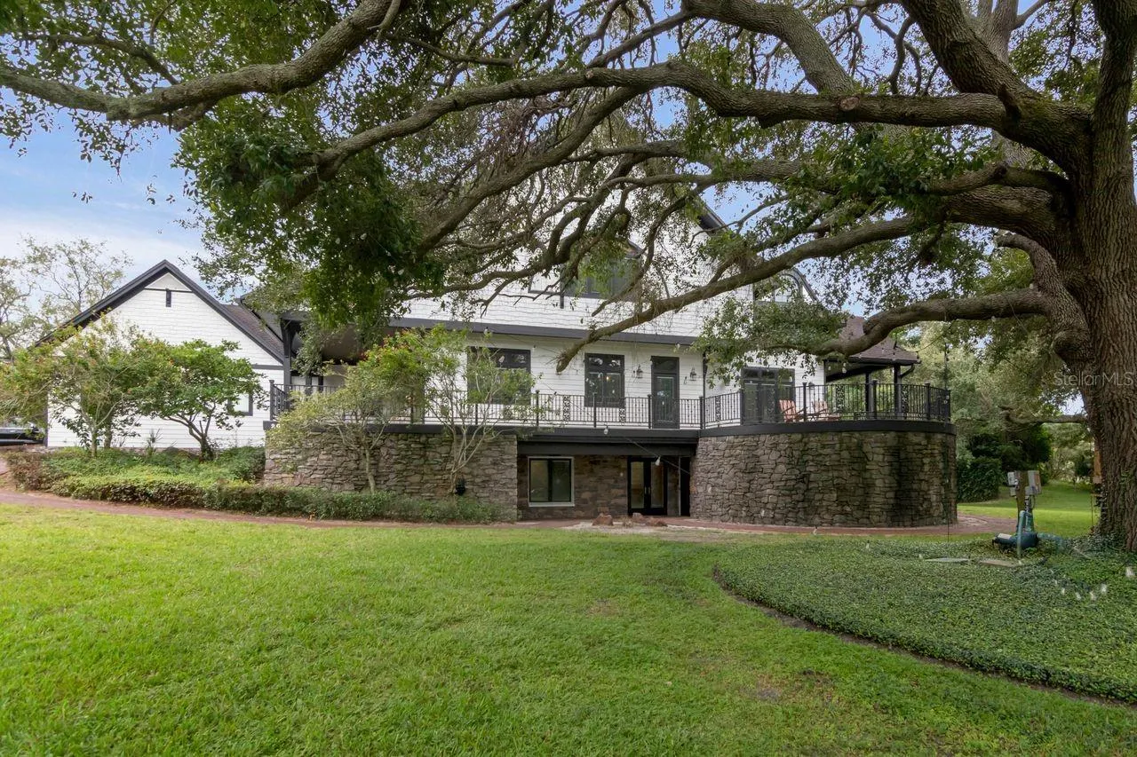 109 OLD OAK LN