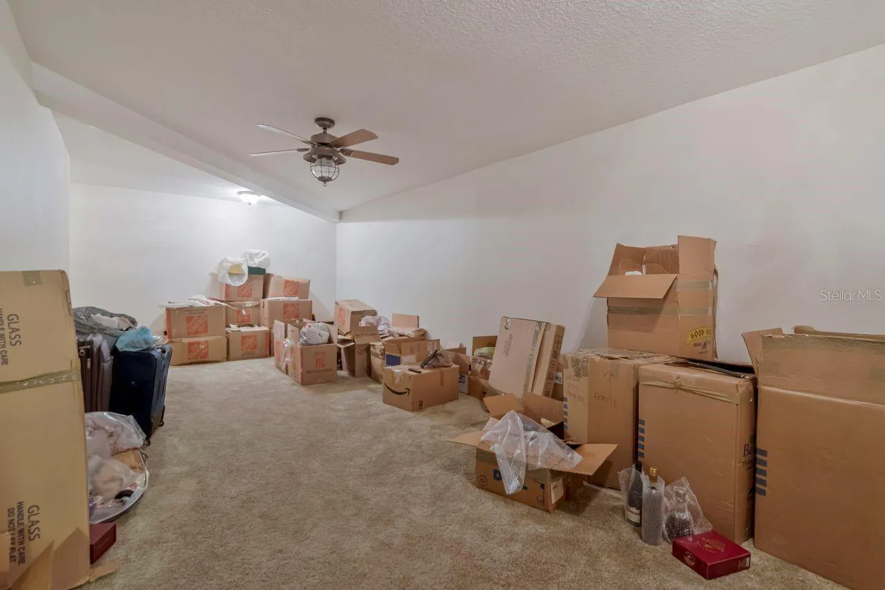 109 OLD OAK LN
