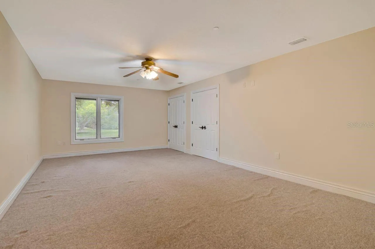 109 OLD OAK LN
