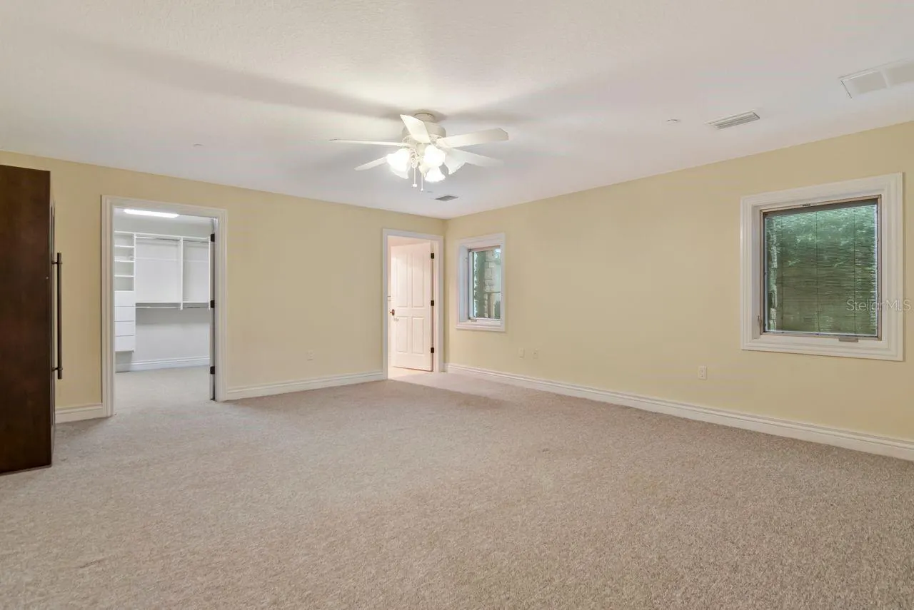 109 OLD OAK LN
