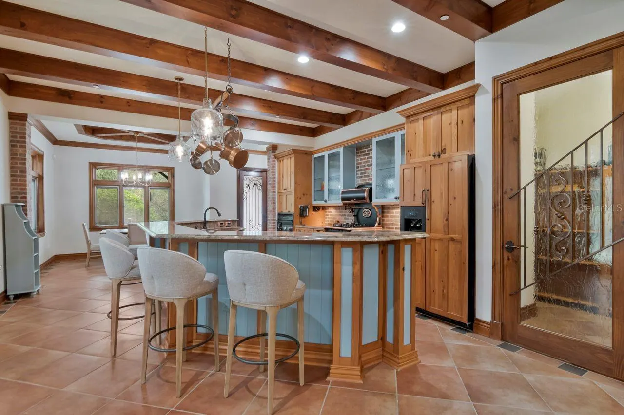 109 OLD OAK LN