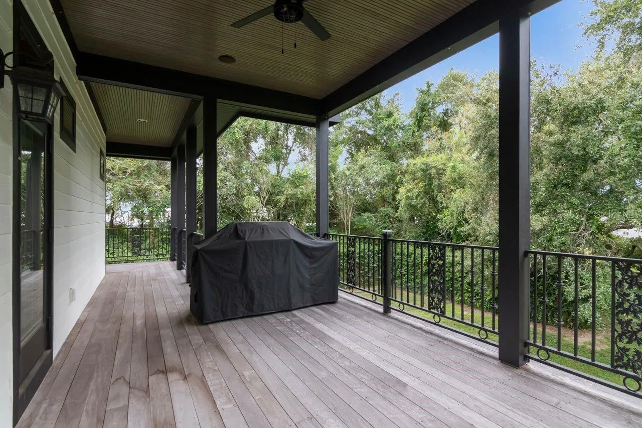 109 OLD OAK LN