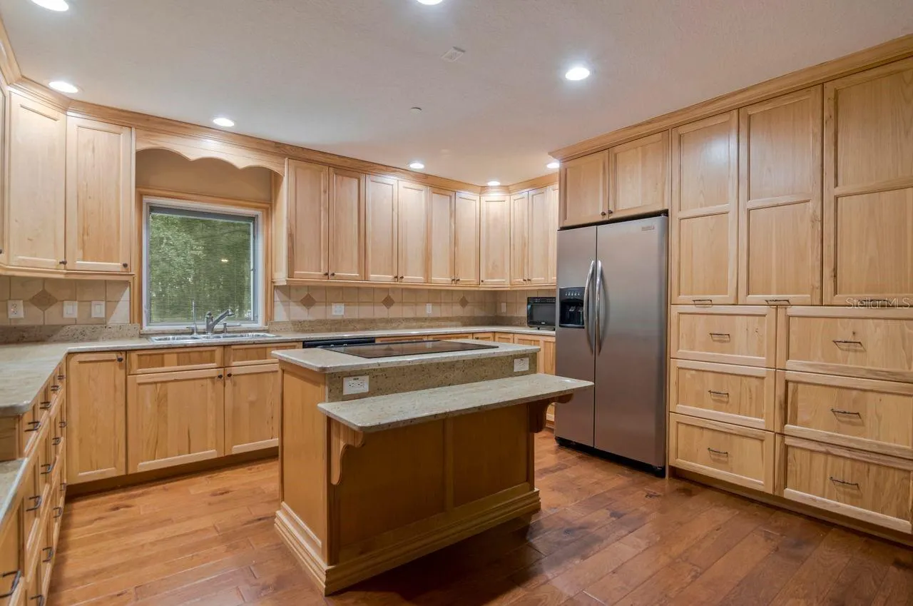 109 OLD OAK LN