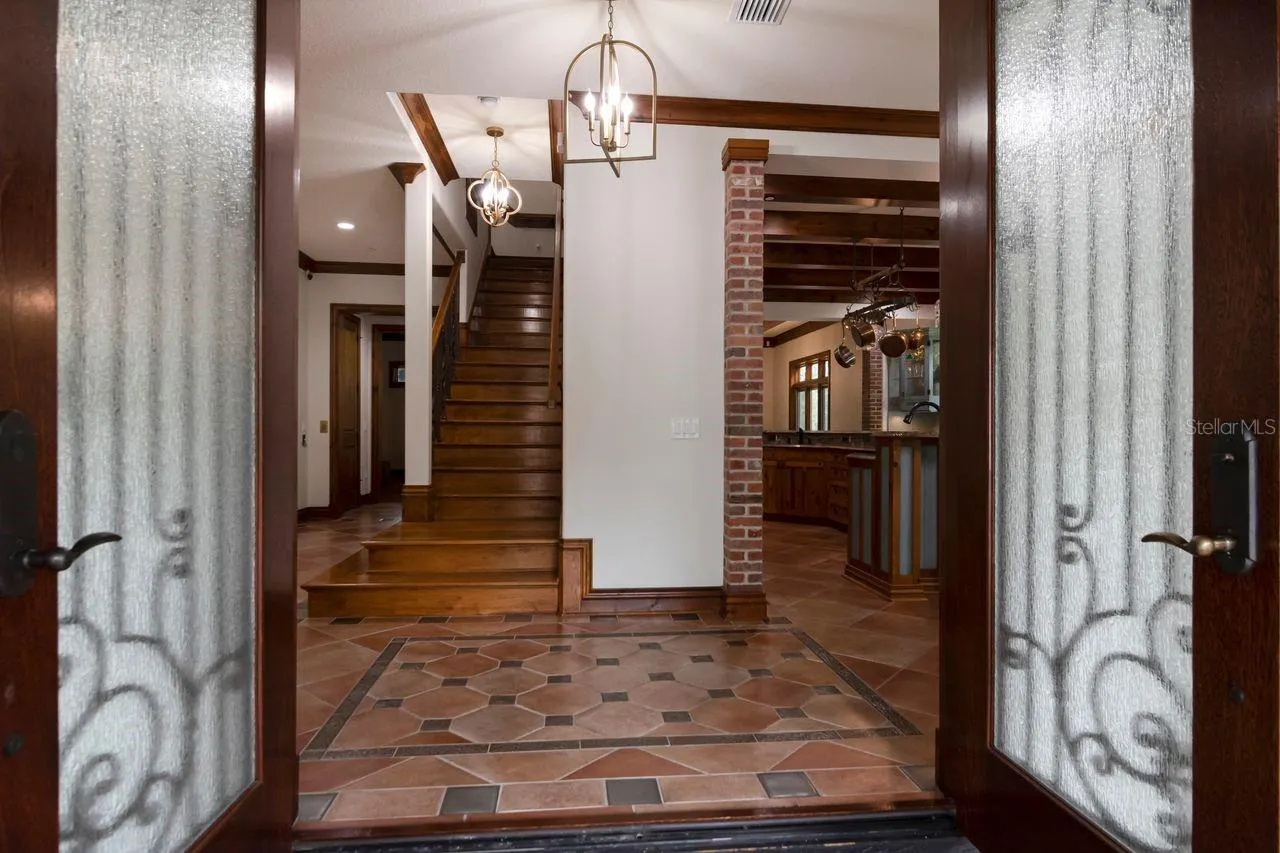 109 OLD OAK LN