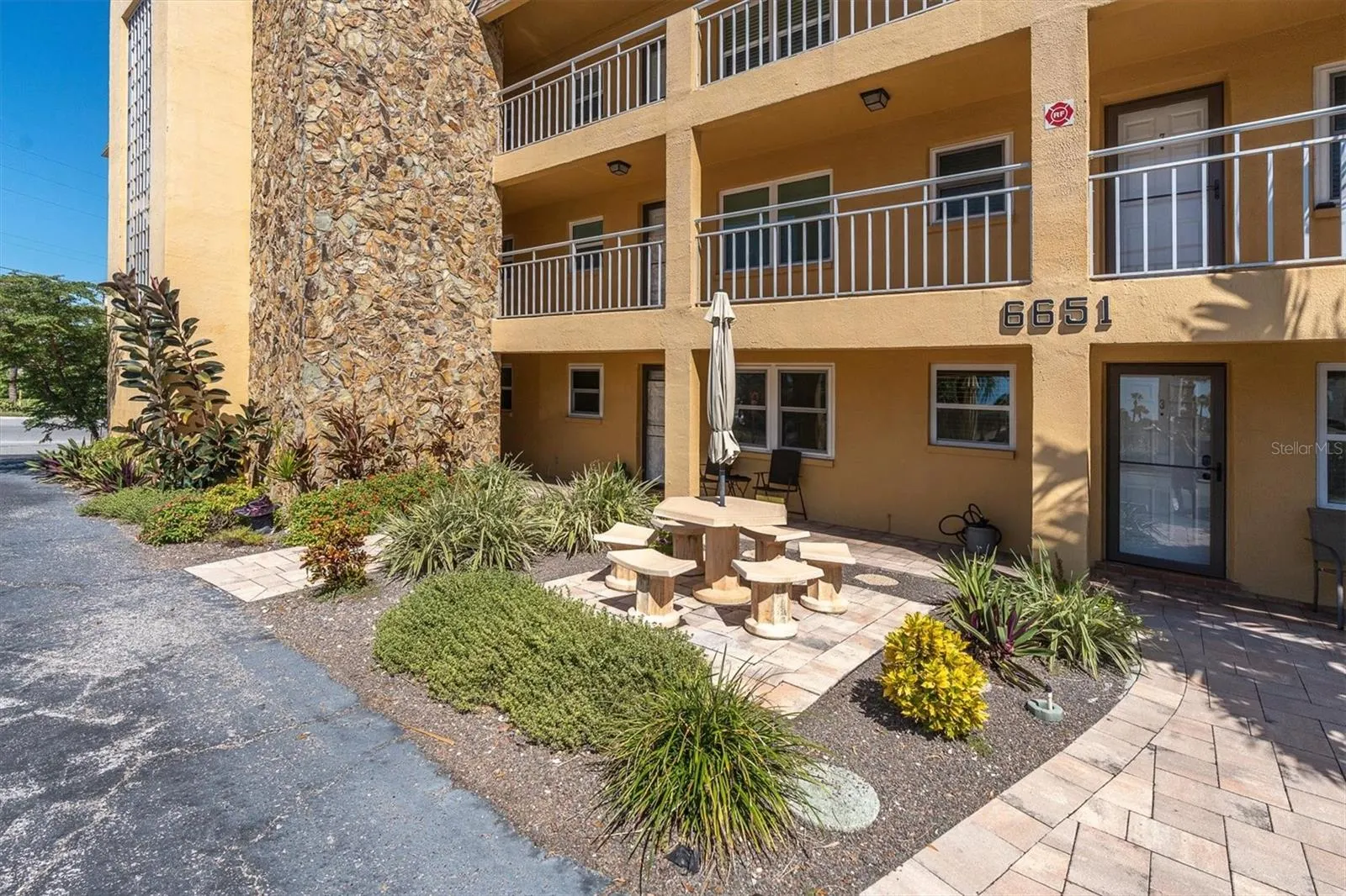 6651 SUNSET WAY #7 #7