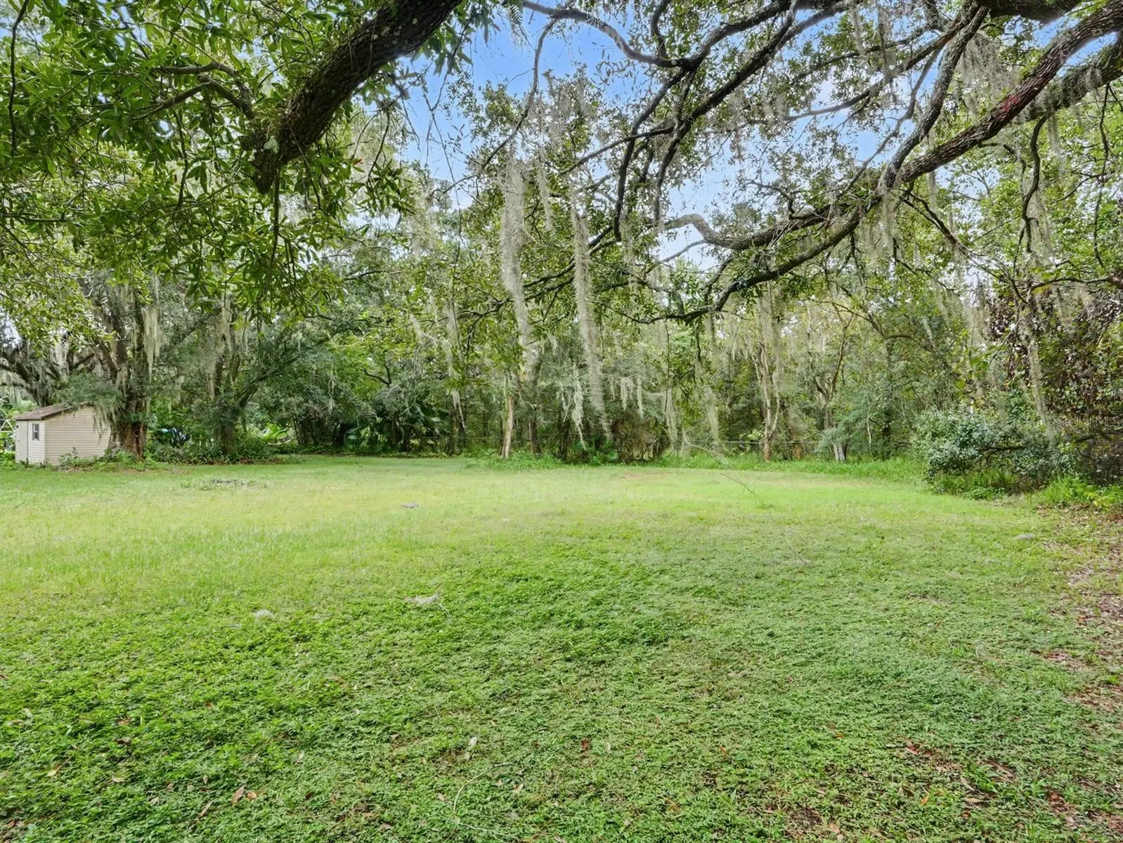 3015 STRAWBERRY LN