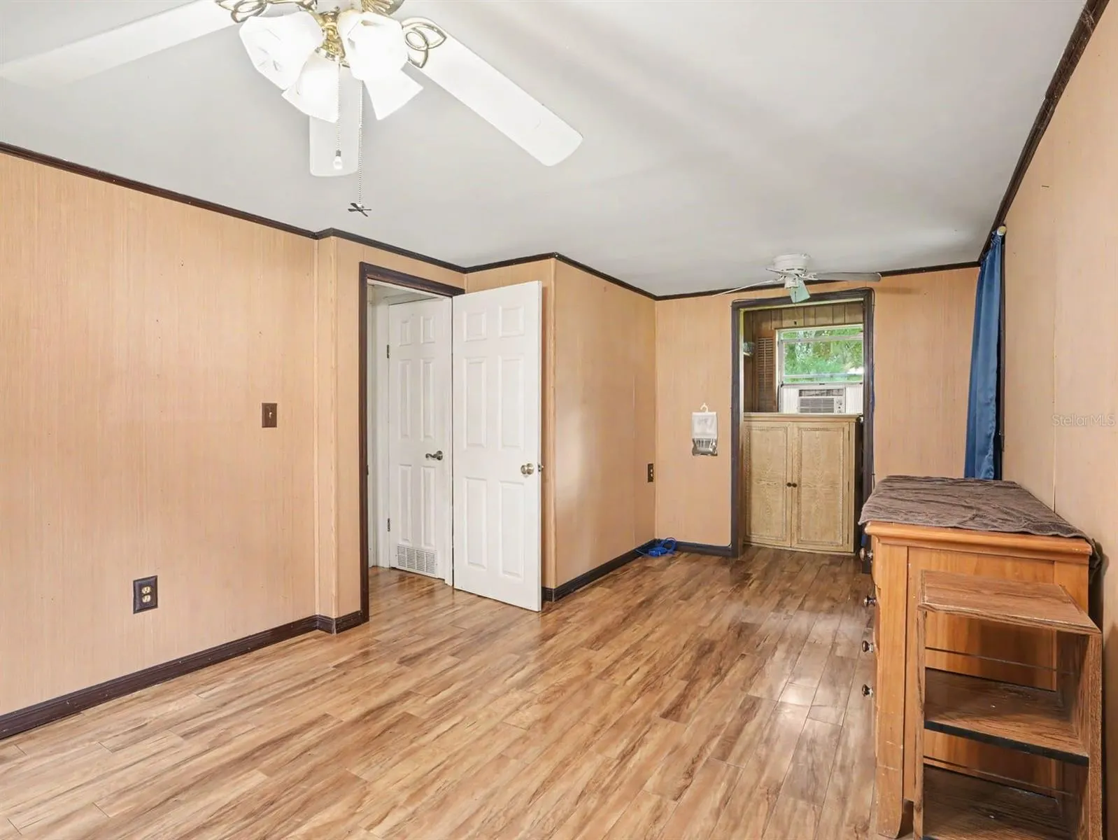 3015 STRAWBERRY LN