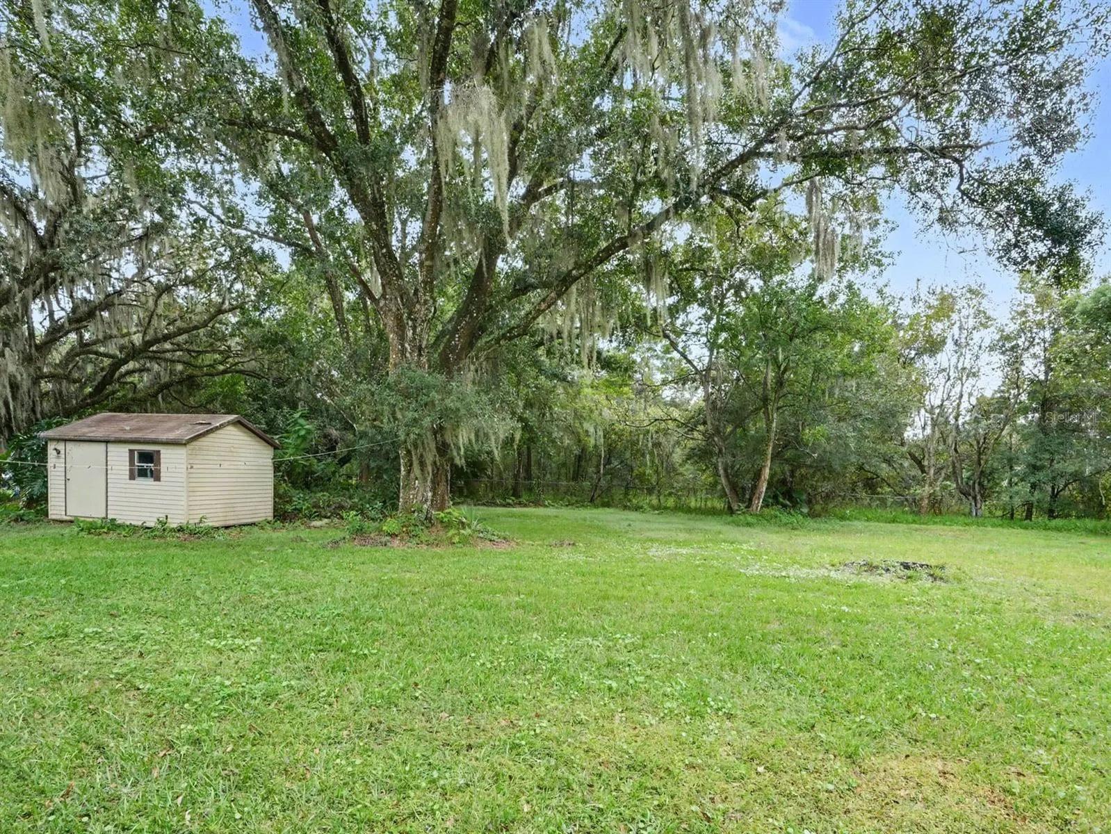 3015 STRAWBERRY LN