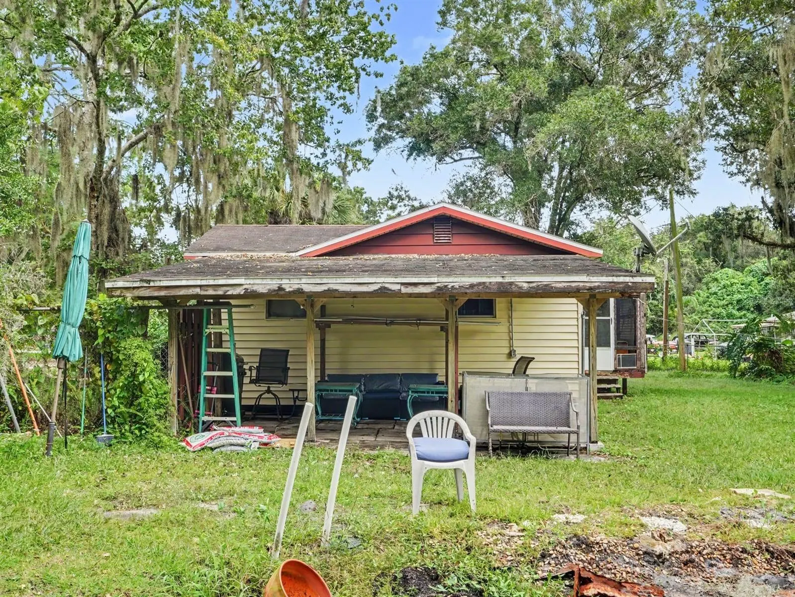 3015 STRAWBERRY LN