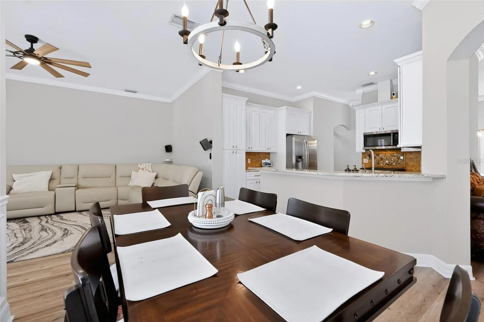 12541 LEATHERLEAF DR