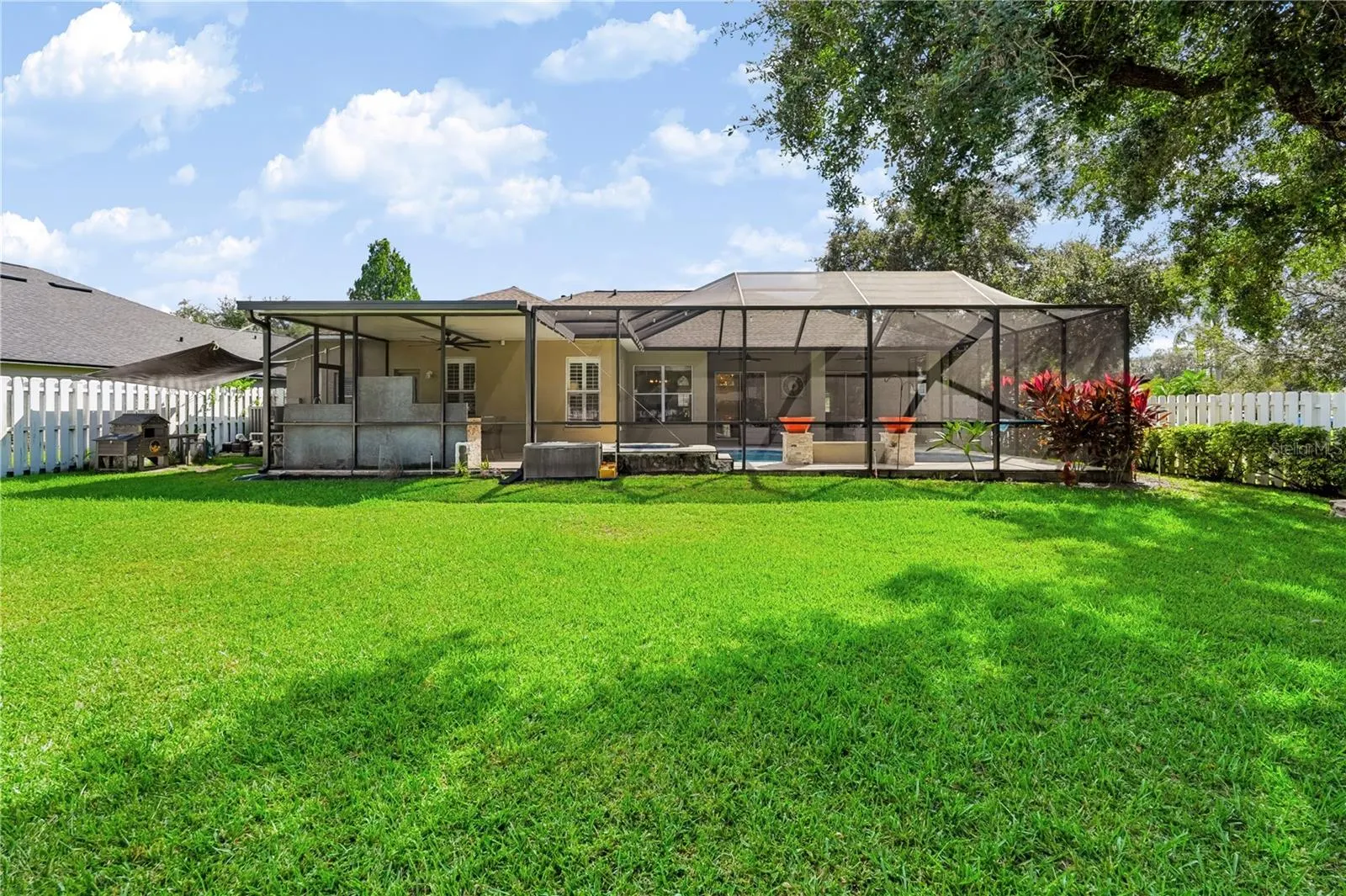 12541 LEATHERLEAF DR