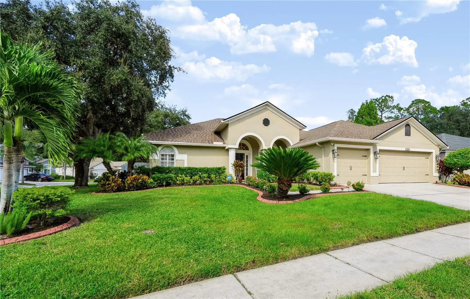 12541 LEATHERLEAF DR
