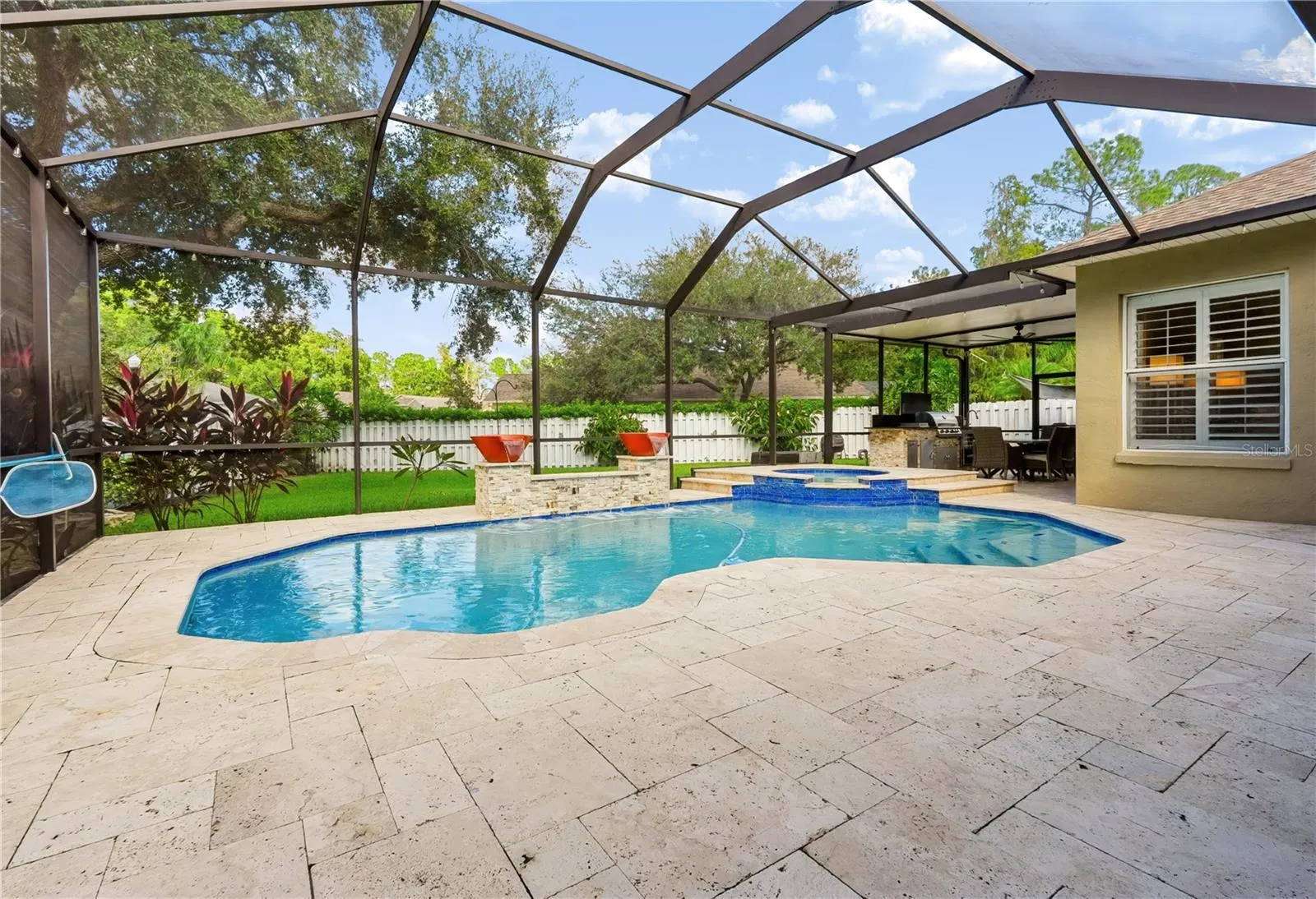 12541 LEATHERLEAF DR