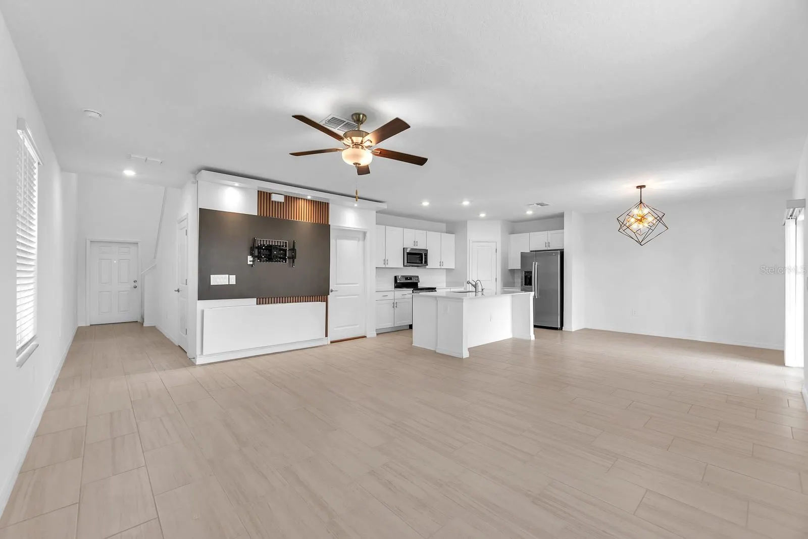 2109 VICTORIOUS FALLS AVE