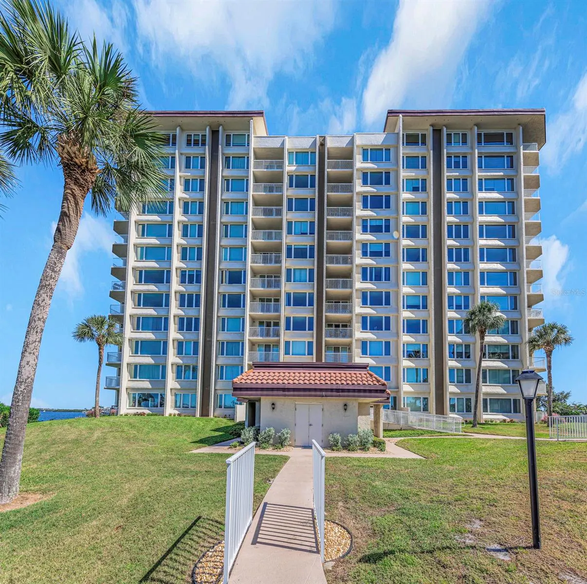 736 ISLAND WAY #601 #601