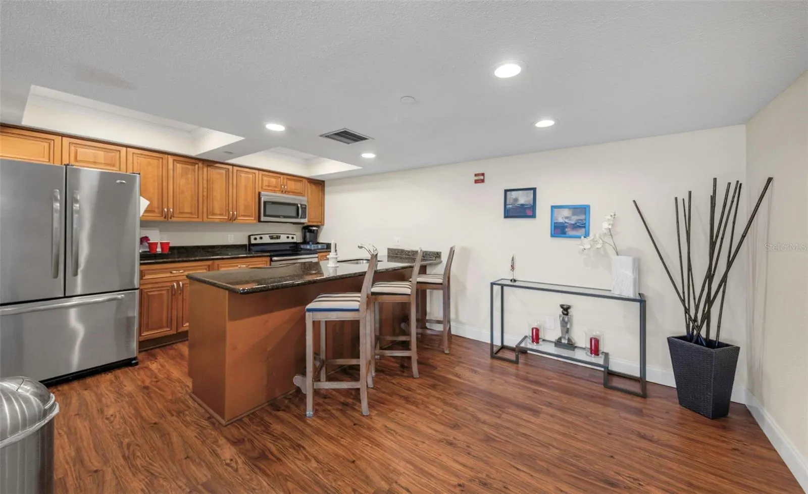736 ISLAND WAY #601 #601