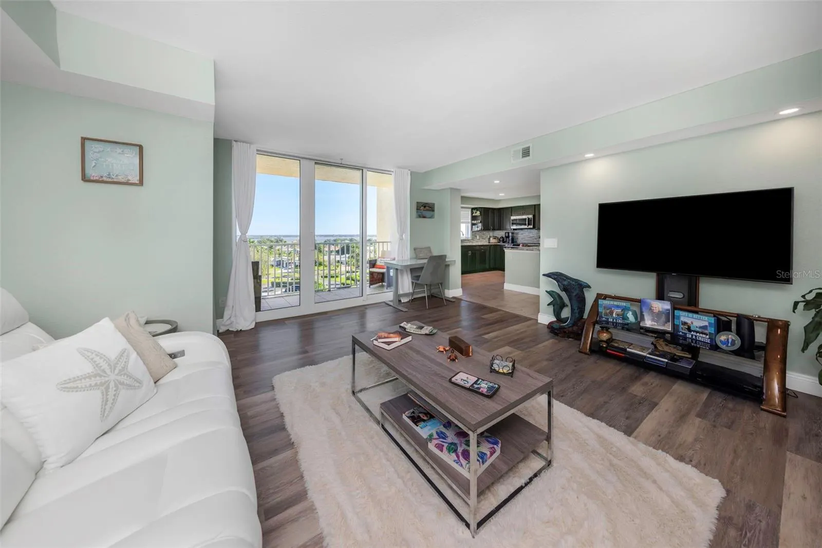 736 ISLAND WAY #601 #601