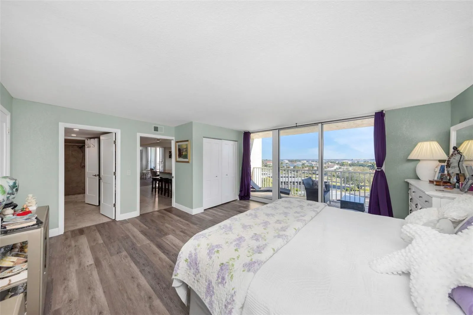 736 ISLAND WAY #601 #601