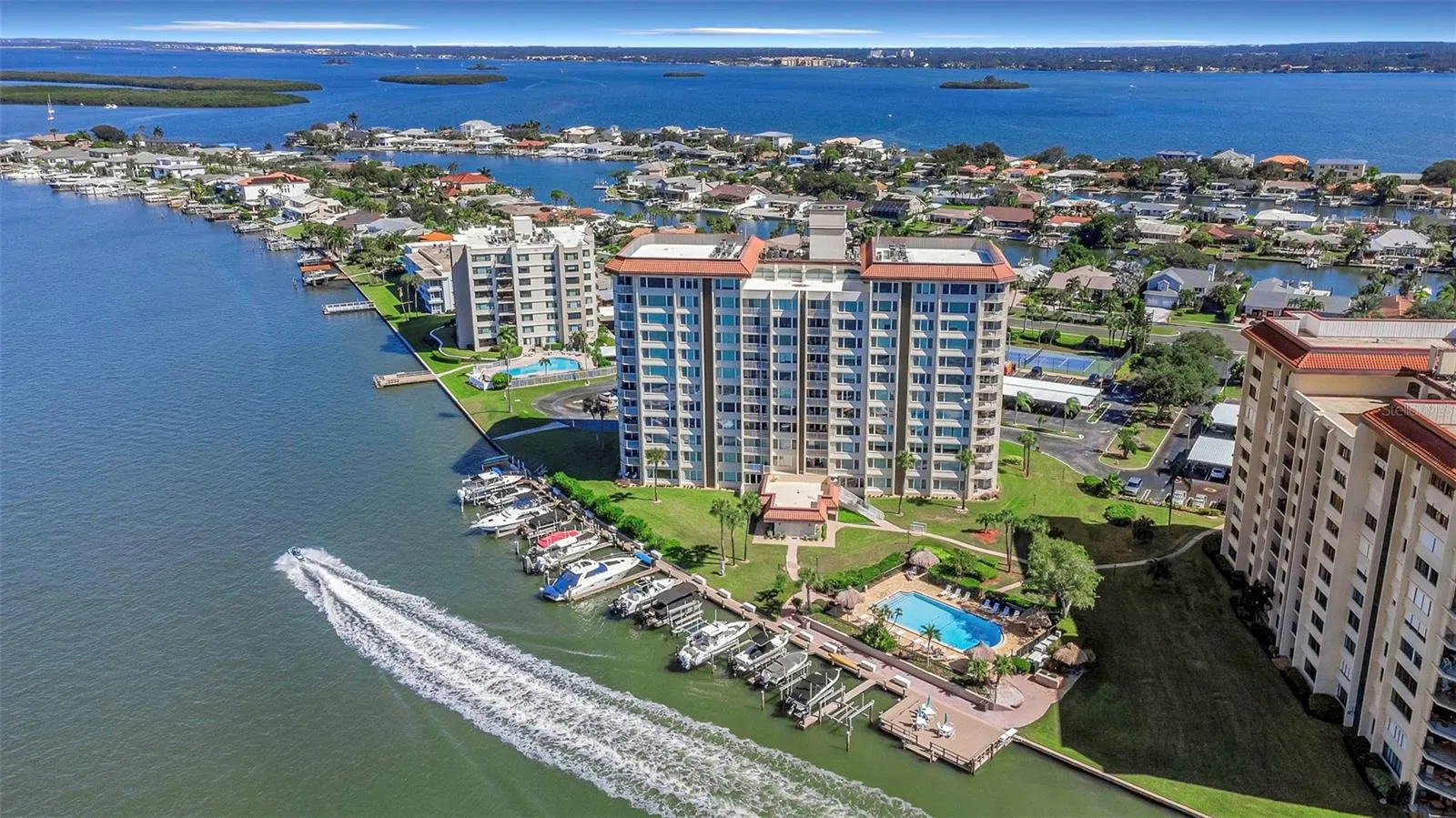 736 ISLAND WAY #601 #601
