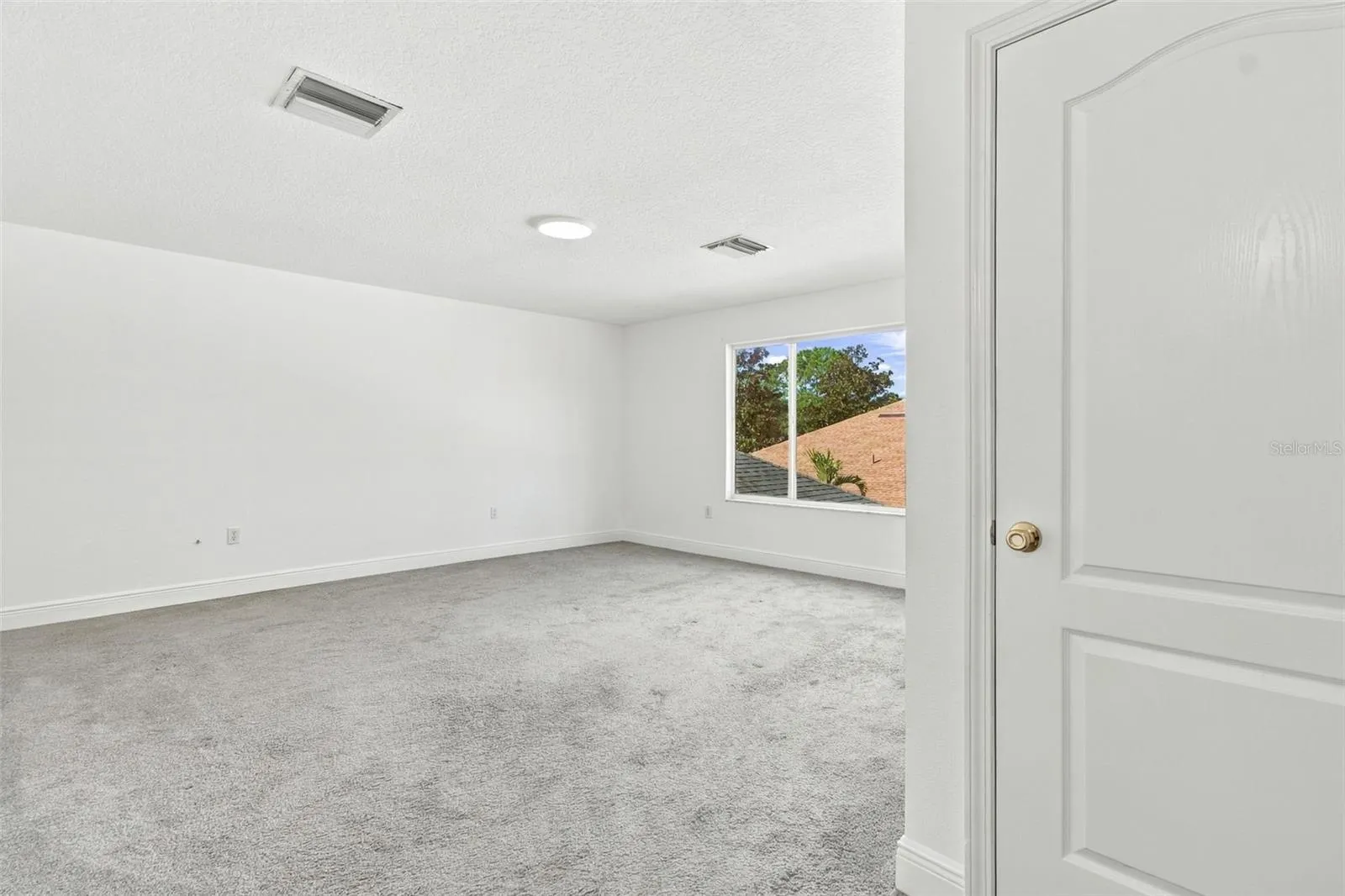 20827 WOODVALE LN