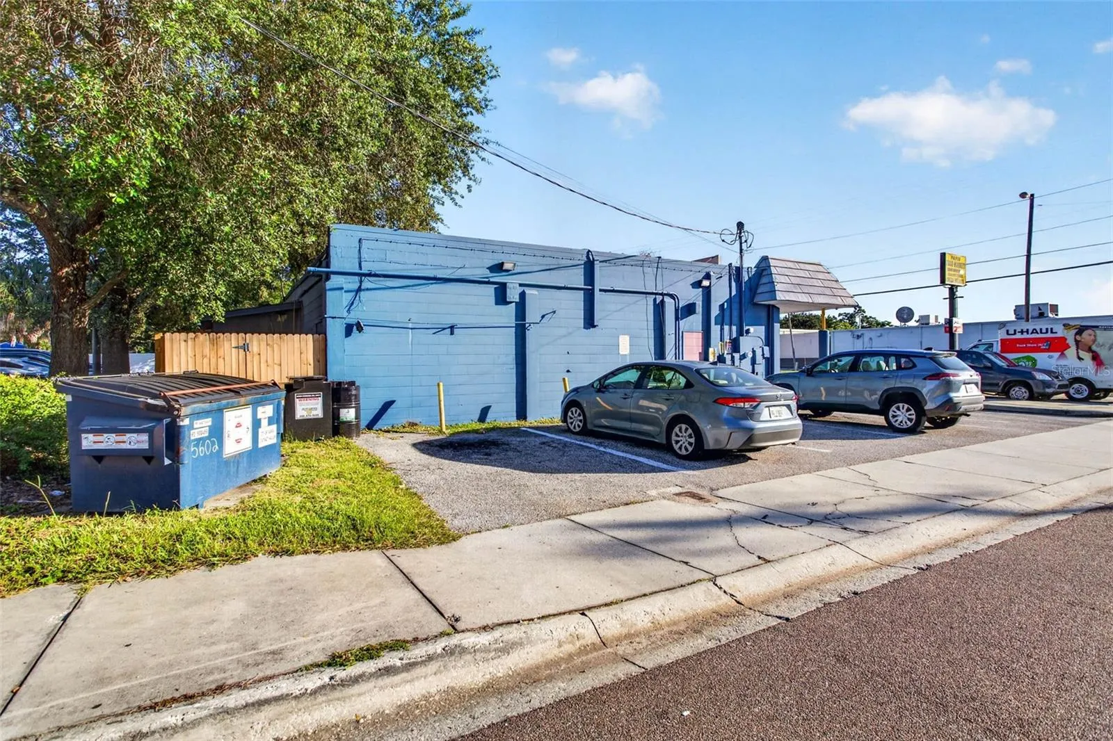 5502 N ARMENIA AVE