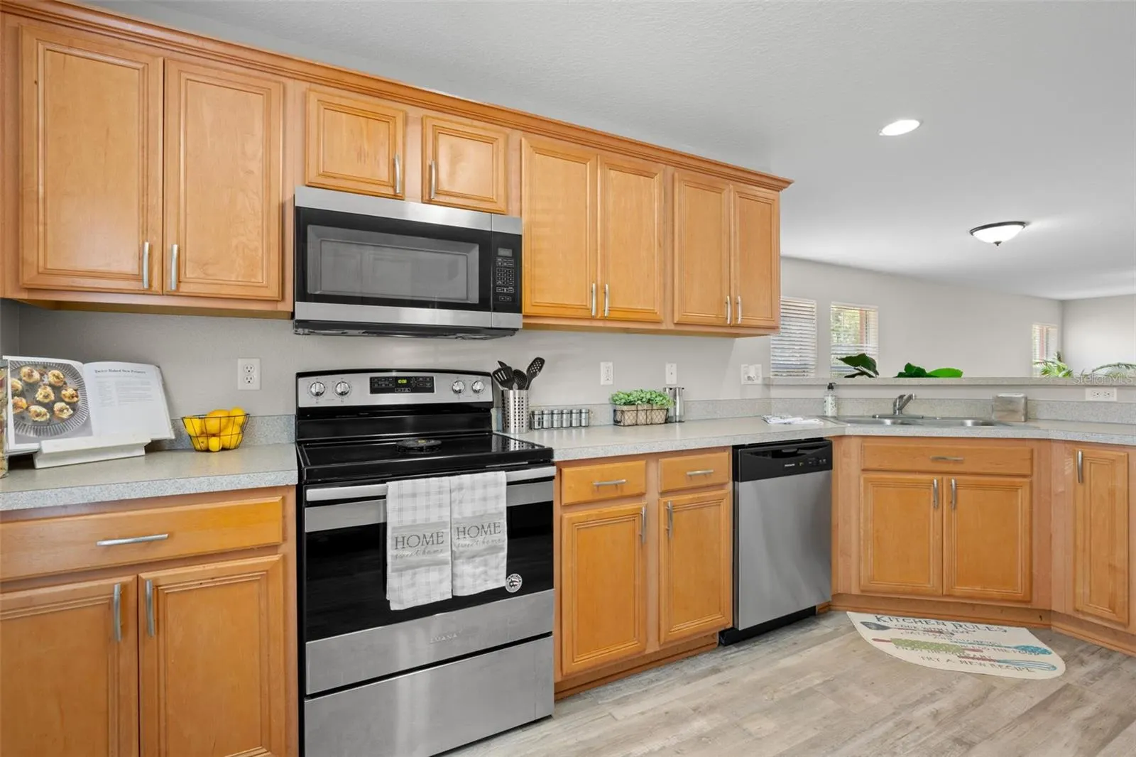 10924 JOHANNA AVE