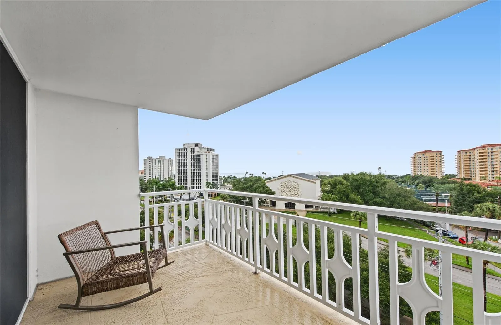 700 BEACH DR NE #701 #701