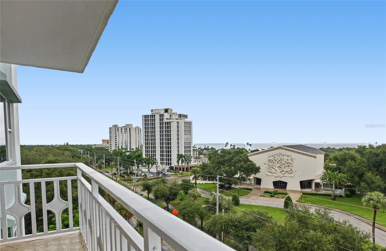 700 BEACH DR NE #701 #701