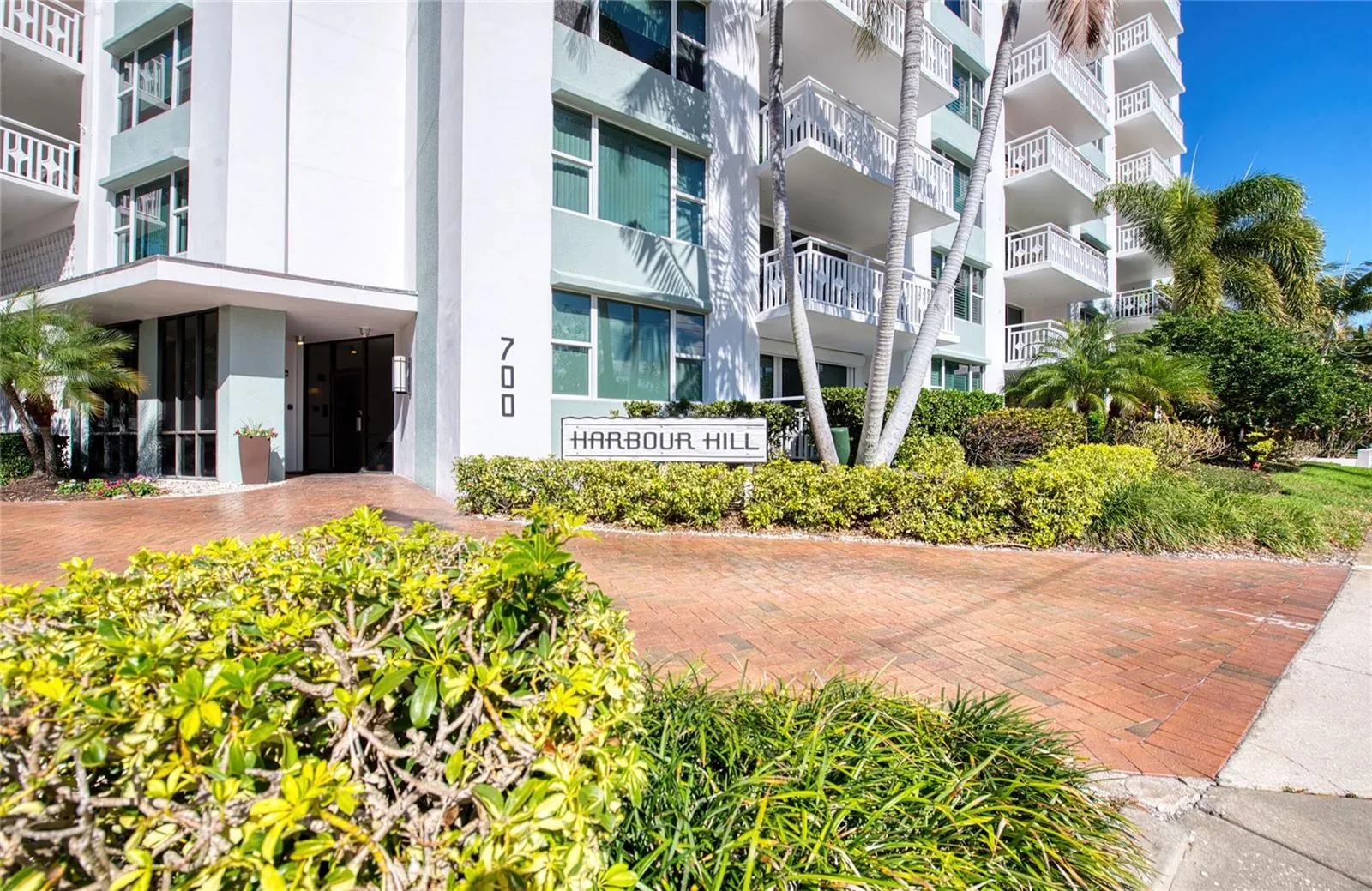 700 BEACH DR NE #701 #701