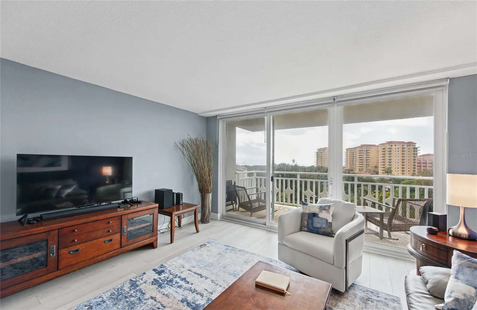 700 BEACH DR NE #701 #701