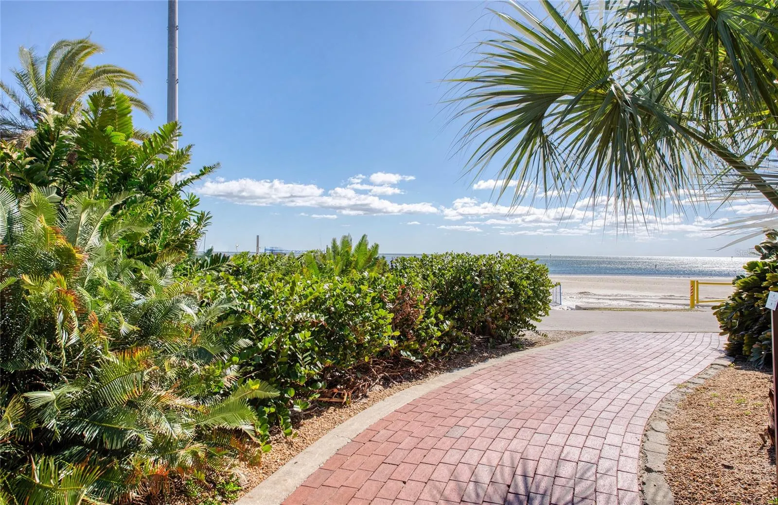 700 BEACH DR NE #701 #701