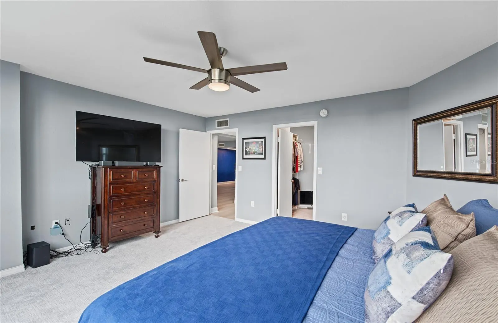 700 BEACH DR NE #701 #701