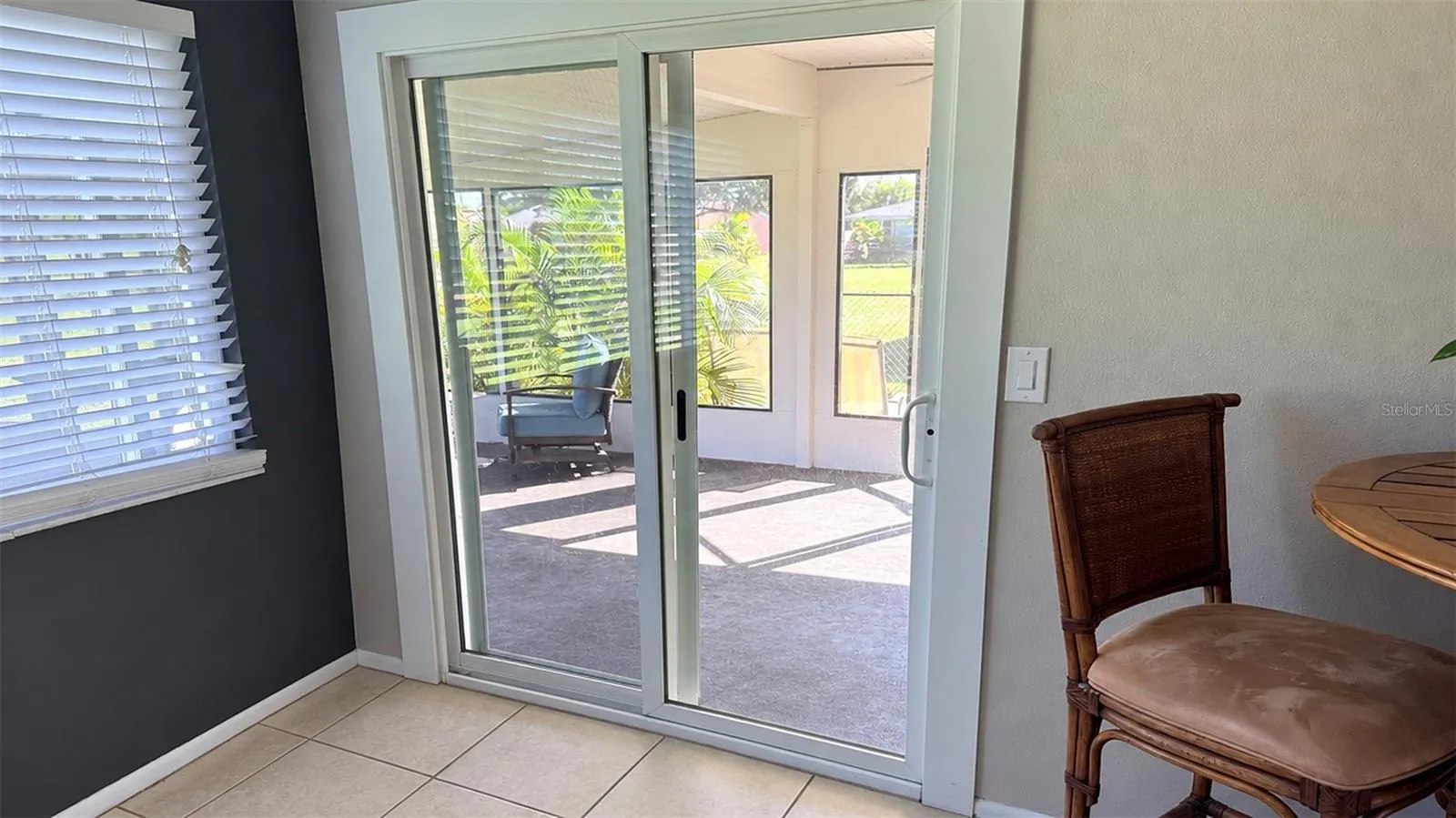 2657 ROXBURY CIR