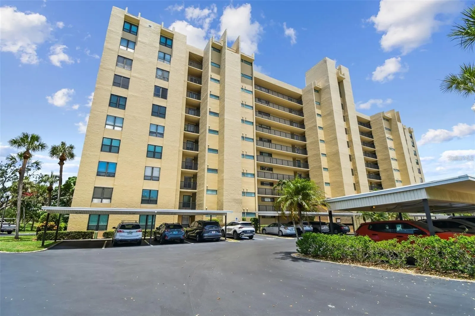 2621 COVE CAY DR #703 #703