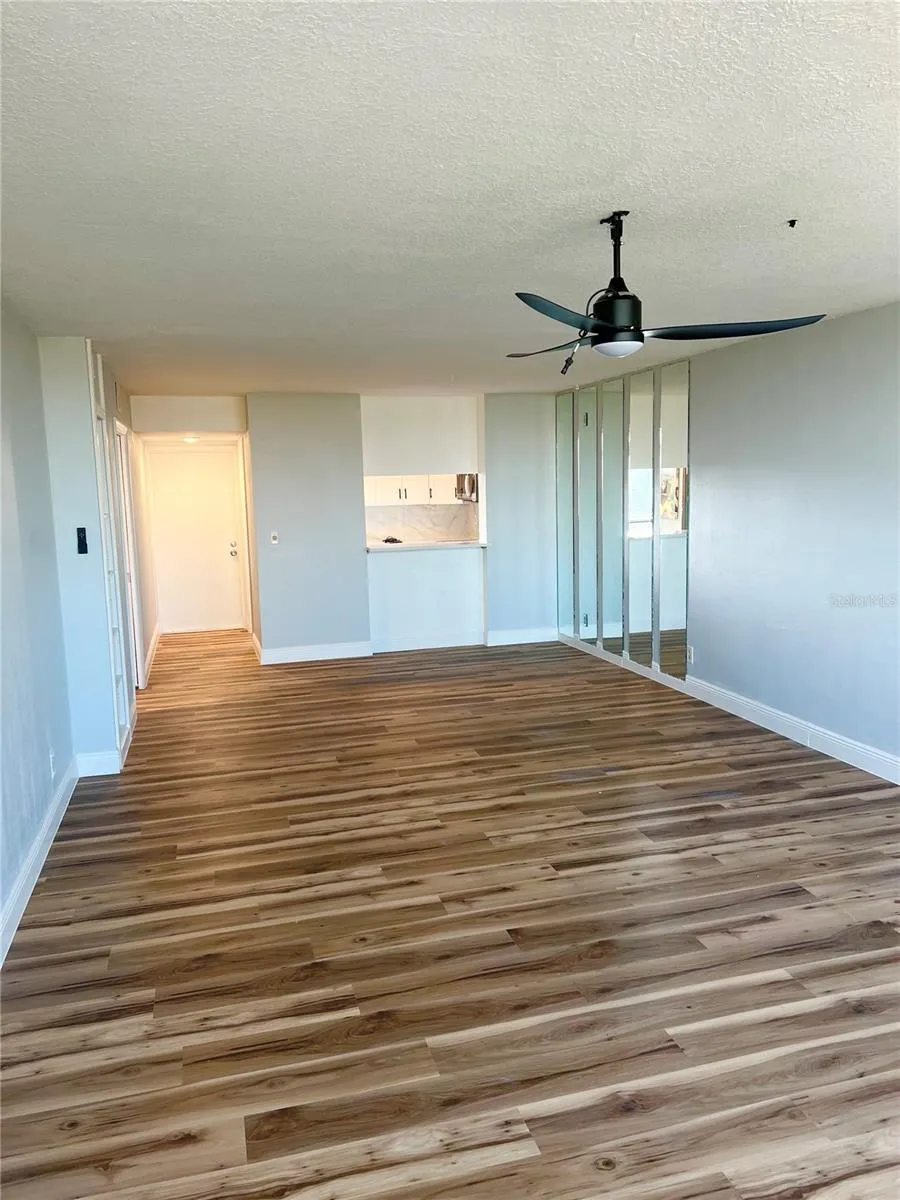 2621 COVE CAY DR #703 #703