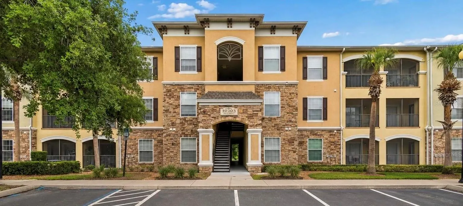 10203 COURTNEY PALMS BLVD #202 #202