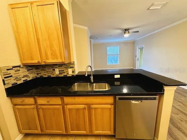 10203 COURTNEY PALMS BLVD #202 #202