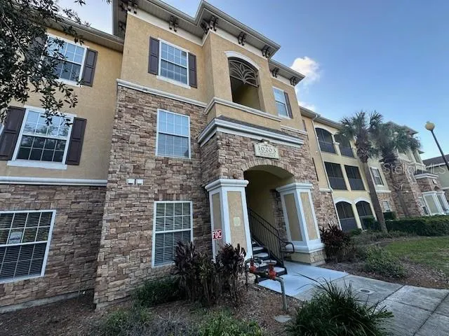 10203 COURTNEY PALMS BLVD #202 #202