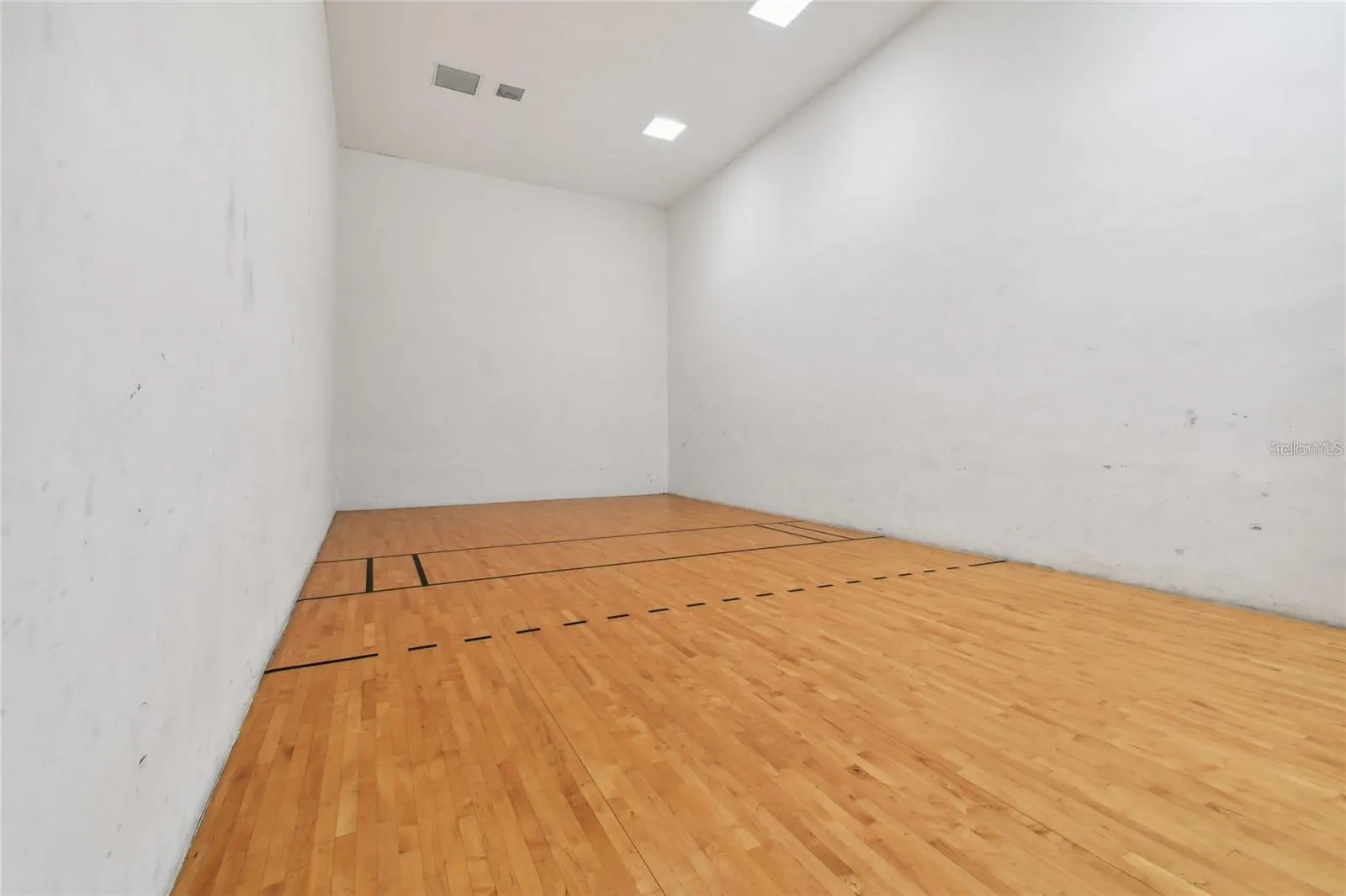 10203 COURTNEY PALMS BLVD #202 #202