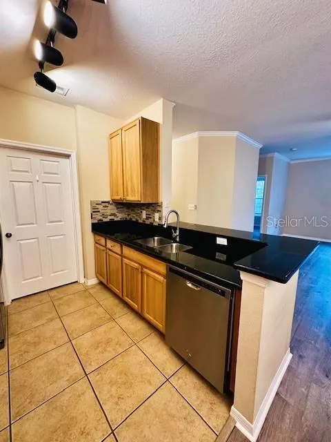 10203 COURTNEY PALMS BLVD #202 #202