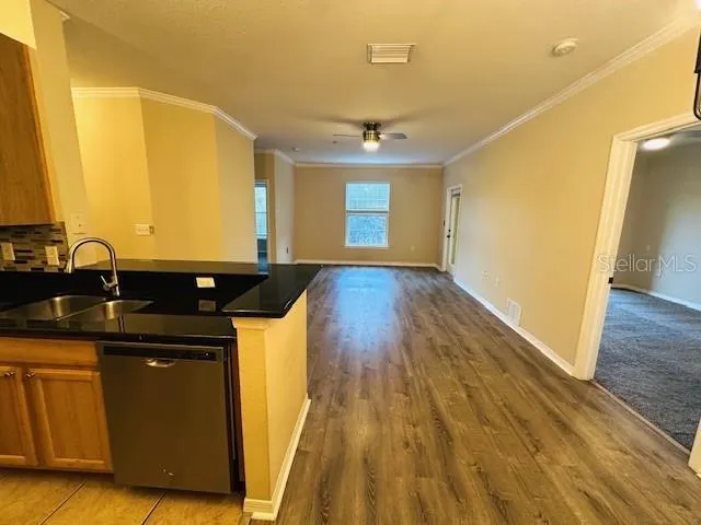 10203 COURTNEY PALMS BLVD #202 #202