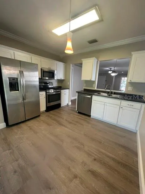 2413 SAGEMONT DR