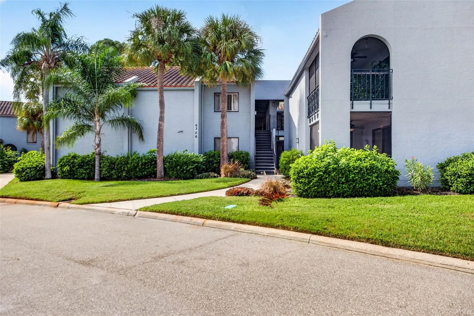 6326 GRAND BAHAMA CIR #F #F