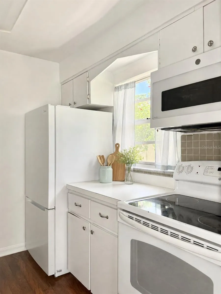 350 79TH AVE N #102 #102