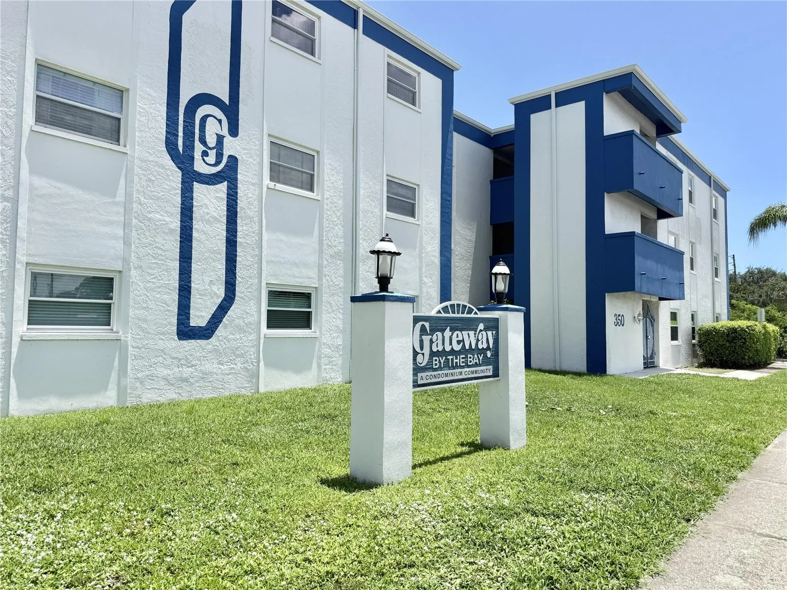 350 79TH AVE N #102 #102