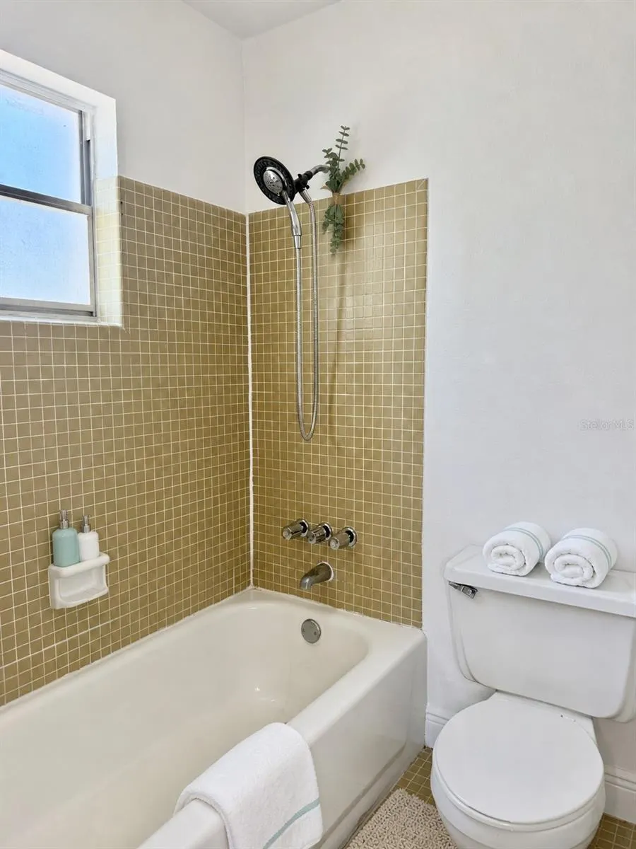 350 79TH AVE N #102 #102