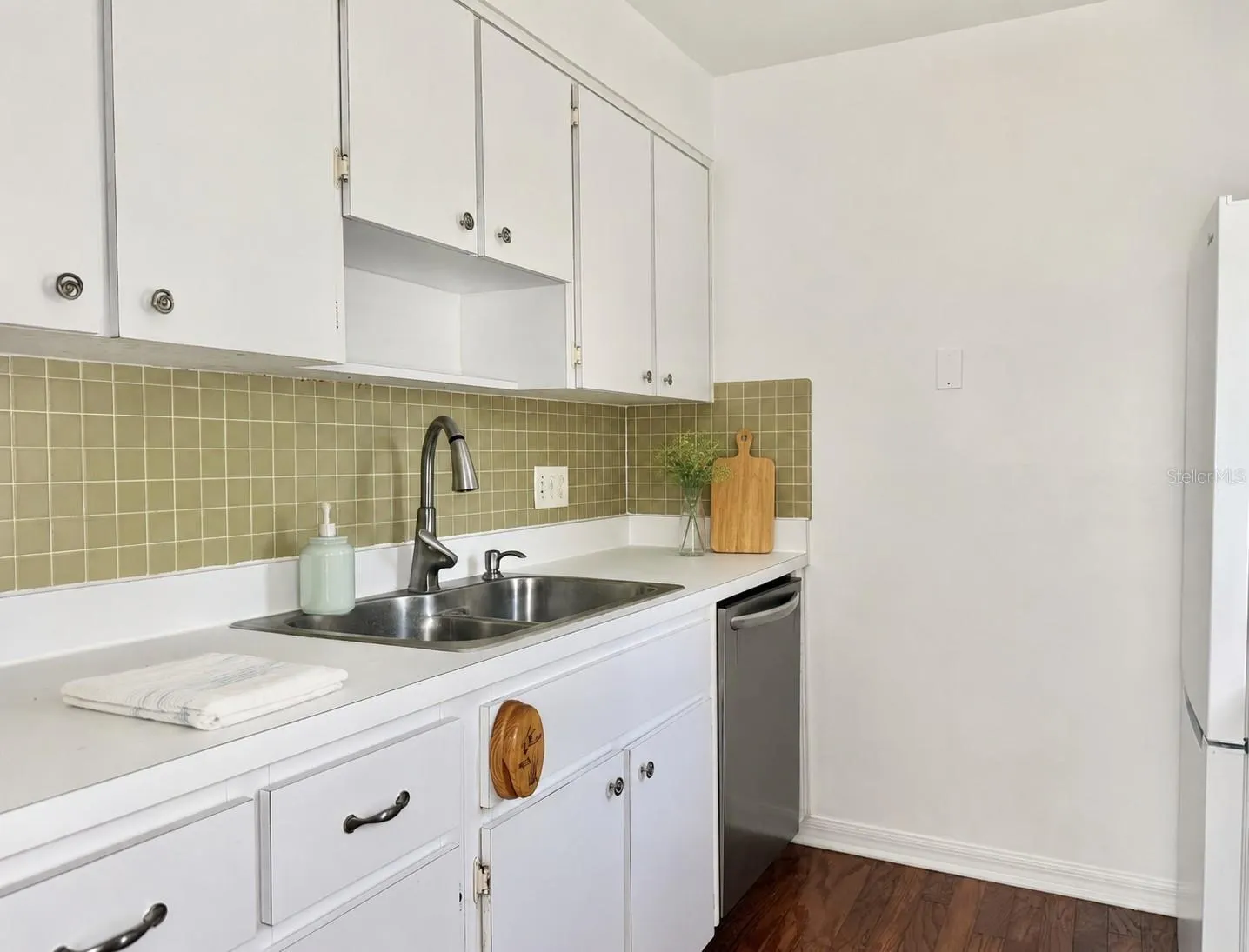 350 79TH AVE N #102 #102